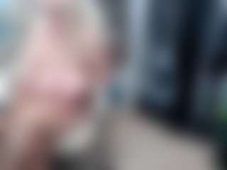 EllyBoobs MILF webcam performer live streaming