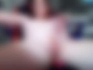 Live cam show with SummerSchipper - Spinner on SmokeAndPoke