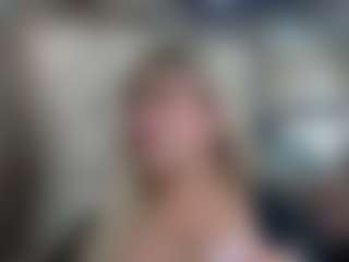 Live cam show with AmandaFerrer - Roll on Hubzter Live