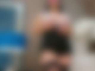 Live cam show with AmandaFerrer - Roll on Mixed Magazine Live