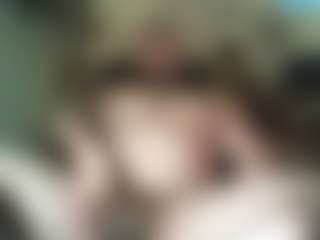 Live cam show with lgdbigwee - Living Room on liverealitysex.com