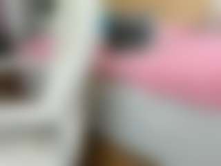 SquirtySexyMilf MILF webcam performer live streaming