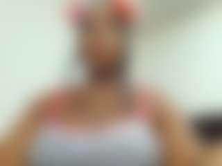 Live cam show with Chole12owens - Living Room on Mixed Magazine Live