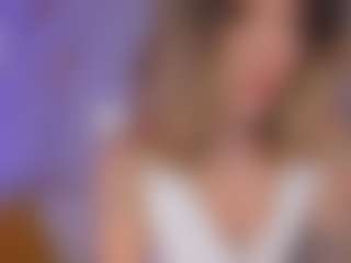 Live cam show with evebenson - Petite Young Adult on AdultVida.com