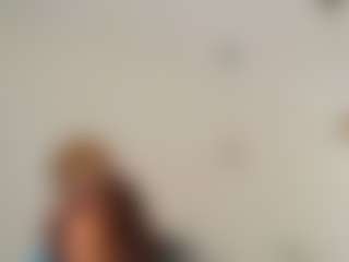 Live cam show with MiaMuffn - Bi on Nude Live Now