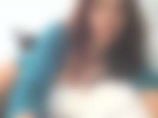 Live cam show with MiaMuffn - Bi on Camsoda