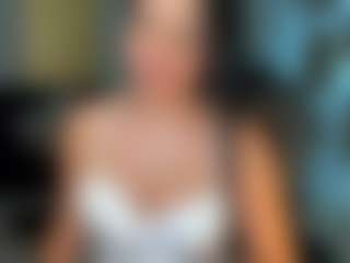 Live cam show with NinaMichelleX - Public on AdultVida.com