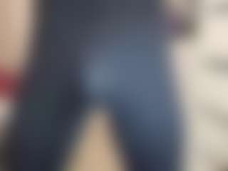 Live cam show with 13bolpen - Facial on Dolls Live