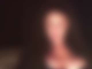 Live cam show with VivienLe - Slave on CamSextacy