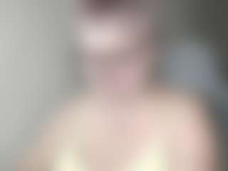 Live cam show with DianaCrystal - Granny Big Ass on Latina Girls