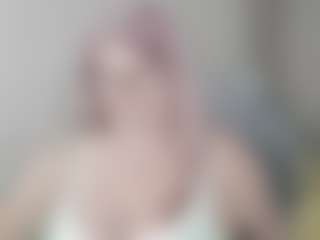 Live cam show with DianaCrystal - Thong on Milf Play