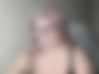Live cam show with DianaCrystal - Trimmed Granny on Porn Luv