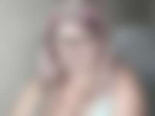 Live cam show with DianaCrystal - Granny Big Ass on livesuperchat.net