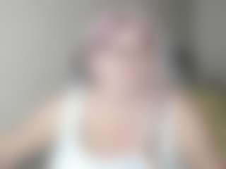Live cam show with DianaCrystal - Granny Big Ass on CamClone