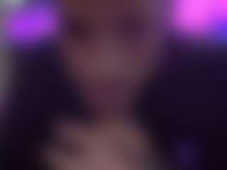iFUKwitchuu's Live Sex Cam Show