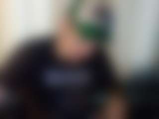 iFUKwitchuu's Live Sex Cam Show