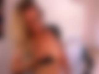 Live cam show with britteebee - Blue Eyes on SquirtSoMuch