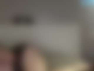 Live cam show with Crumslut - Blue Eyes on wildcum.com