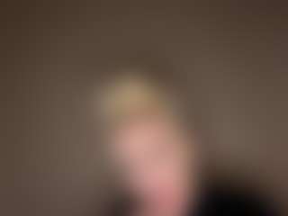 Live cam show with Crumslut - Orgasm on Streamer API