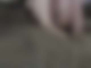 Live cam show with Crumslut - Pegging on madthumbs