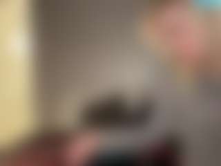 Live cam show with Crumslut - Smoking on Camsoda