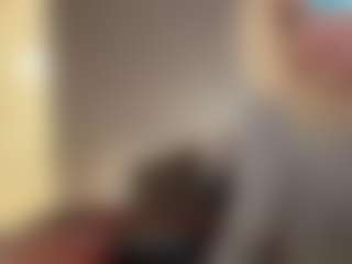 Live cam show with Crumslut - Normal on Camsoda