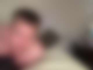 Live cam show with Crumslut - Cute on Camsoda