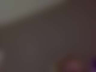 Live cam show with Crumslut - Living Room on xblisslive.com