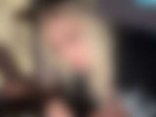 Live cam show with Crumslut - Pegging on sexylive.show