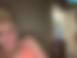 Live cam show with Crumslut - Spank on Camsoda