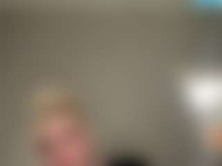 Live cam show with Crumslut - Butt Plug on Camsoda