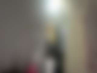 Live cam show with Crumslut - Blue Eyes on friskycurves.com