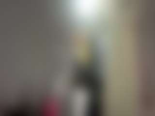 Live cam show with Crumslut - Facial Piercings on instabang