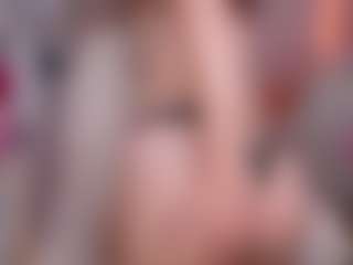 Live cam show with CissyGlitter - Skinny MILF on Camsoda