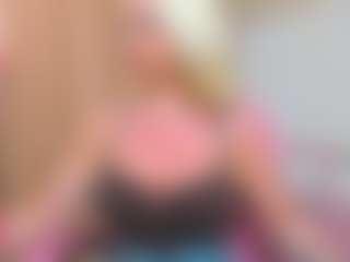 Live cam show with Anna - Average on realtime-chat