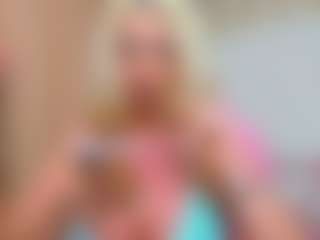 Live cam show with Anna - Facial on realtime-chat