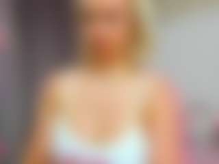 Live cam show with Anna - Lesbian on Fling VIP Chat