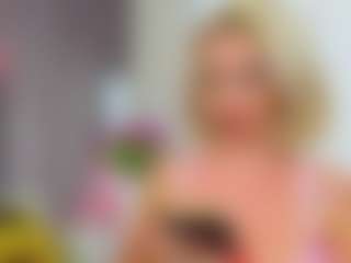 Live cam show with Anna - Flashing on madthumbs