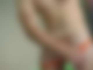Live cam show with alexandrblat - Bedroom on AdultVida.com
