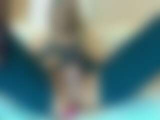 Lia-Jonnes's Live Sex Cam Show
