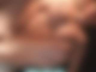 Live cam show with Leya - Cumslut on sexylive.show