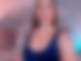 Live cam show with Curvy Nicolle - Public Curvy on Camsoda