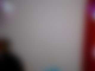 Live cam show with emerald00 - Smoking on crypto-cams