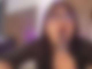 Live cam show with Veronica - Glasses on Big Tits