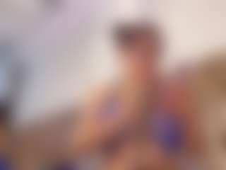Veronica MILF webcam performer live streaming