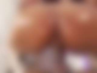 Live cam show with Veronica - Red Hair Middle Aged on Camsoda