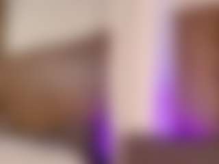 Live cam show with Veronica - Red Hair Squirt on Gym Cam Girls