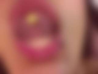Live cam show with Veronica - Dildo Or Vibrator MILF on PervPlay.com