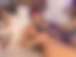 Live cam show with Veronica - Middle Aged on StripNow