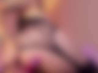 Live cam show with Samantha-Brooke - Bedroom on madthumbs